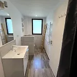 Neuf Avec Mezzanine Dans Un Coin Paisible Avec Piscine Partagee 別荘 *