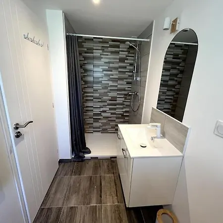 Neuf Avec Mezzanine Dans Un Coin Paisible Avec Piscine Partagée Le Pellerin