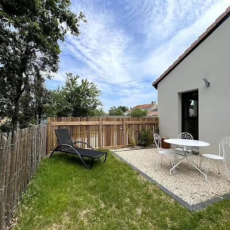 Neuf Avec Mezzanine Dans Un Coin Paisible Avec Piscine Partagée *