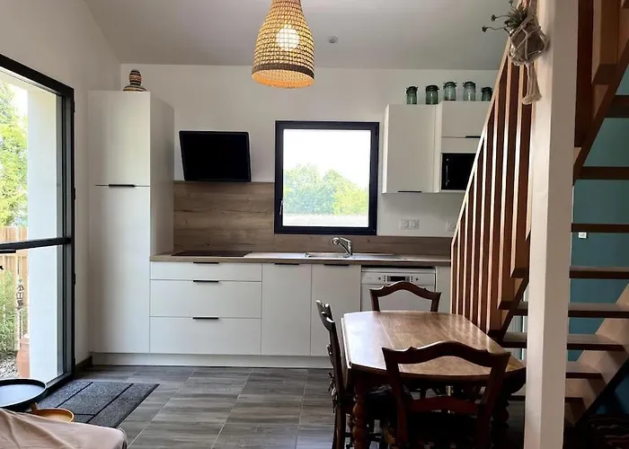 Neuf Avec Mezzanine Dans Un Coin Paisible Avec Piscine Partagee