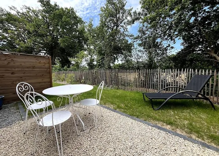 Neuf Avec Mezzanine Dans Un Coin Paisible Avec Piscine Partagee