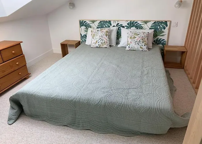 Neuf Avec Mezzanine Dans Un Coin Paisible Avec Piscine Partagee