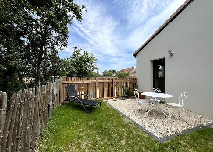 Neuf Avec Mezzanine Dans Un Coin Paisible Avec Piscine Partagee *